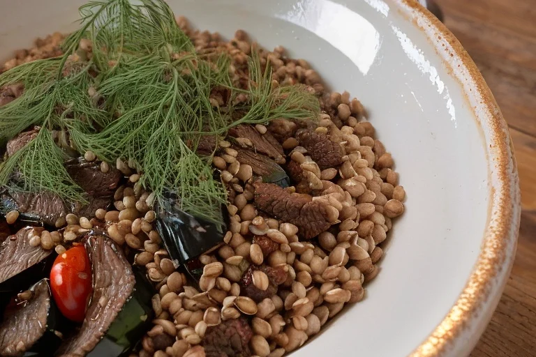 Запечённые баклажаны с говядиной и гречкой